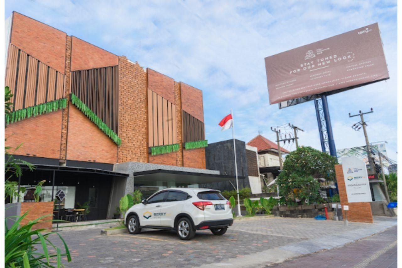 Berry Biz Hotel Seminyak Exterior foto