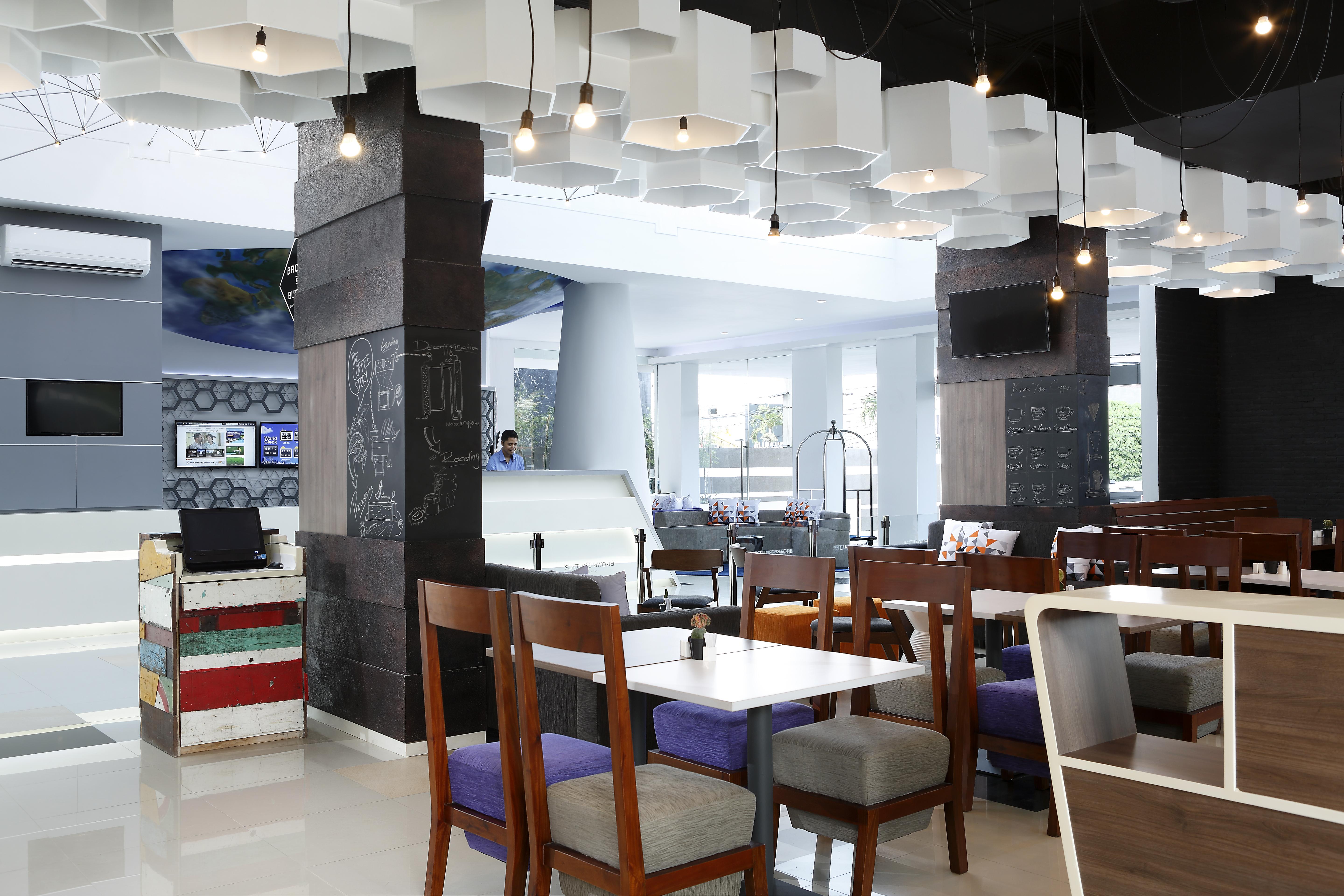 Berry Biz Hotel Seminyak Exterior foto