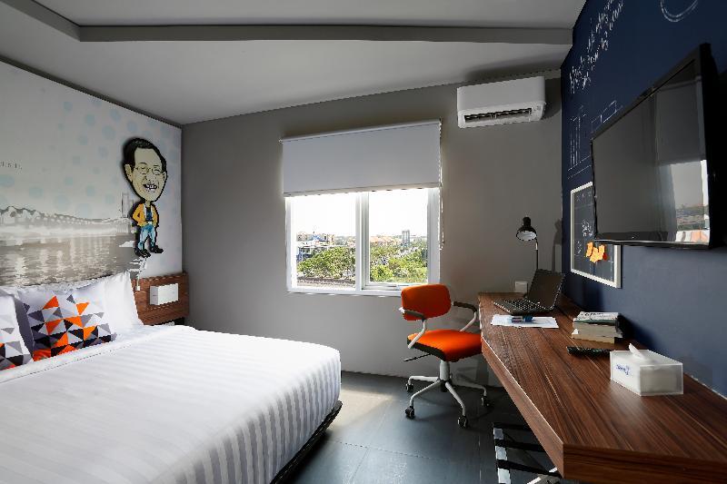Berry Biz Hotel Seminyak Exterior foto